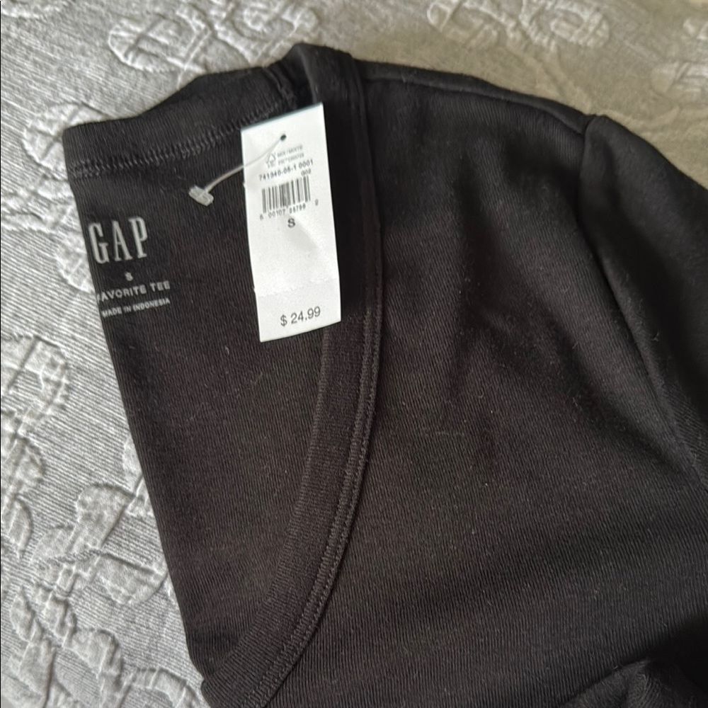 GAP Black Short Sleeve T-Shirt